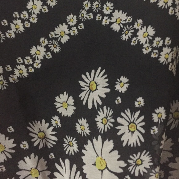 Daisy Crop Top - Picture 6 of 8